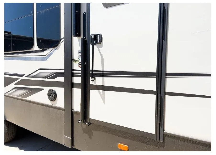 TELESCOPING RV ENTRY DOOR RAIL